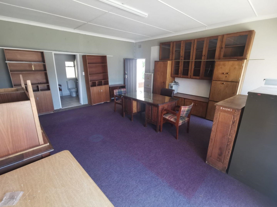 To Let  Bedroom Property for Rent in Flamwood North West